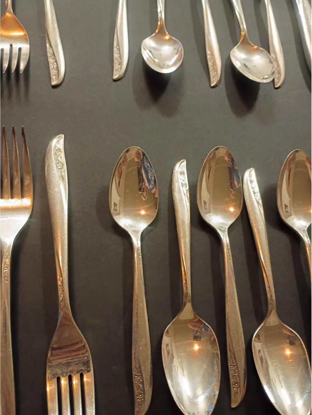 Oneida Rogers Lady Catherine Silver plate Flatware 36 pc set Spoon Knife fork